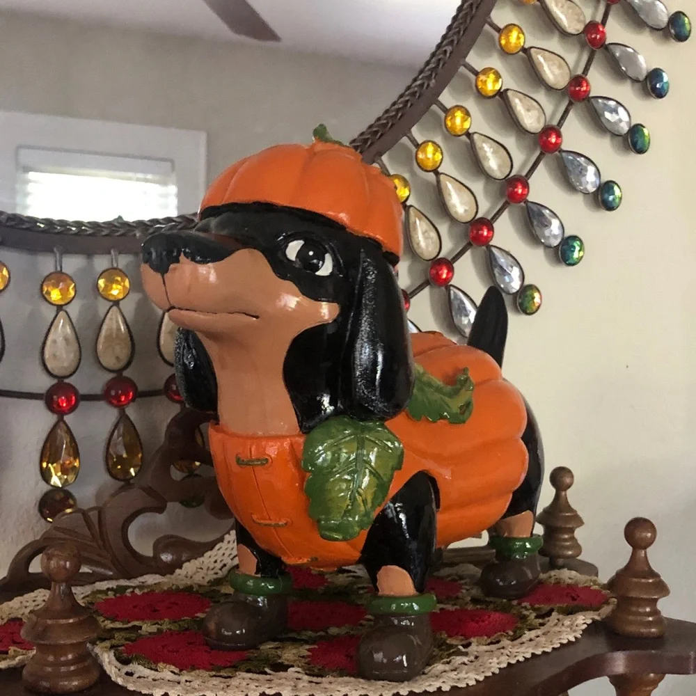NEW Adorable Halloween/Fall Pumpkin Dachshund Figurine